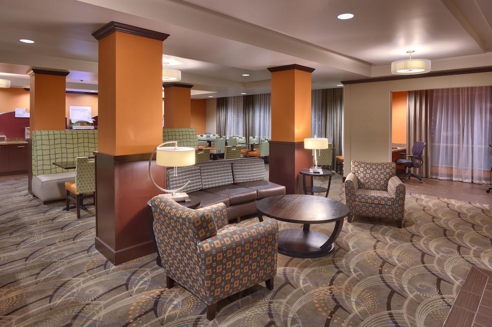 Holiday Inn Express & Suites Overland Park By Ihg Exterior photo