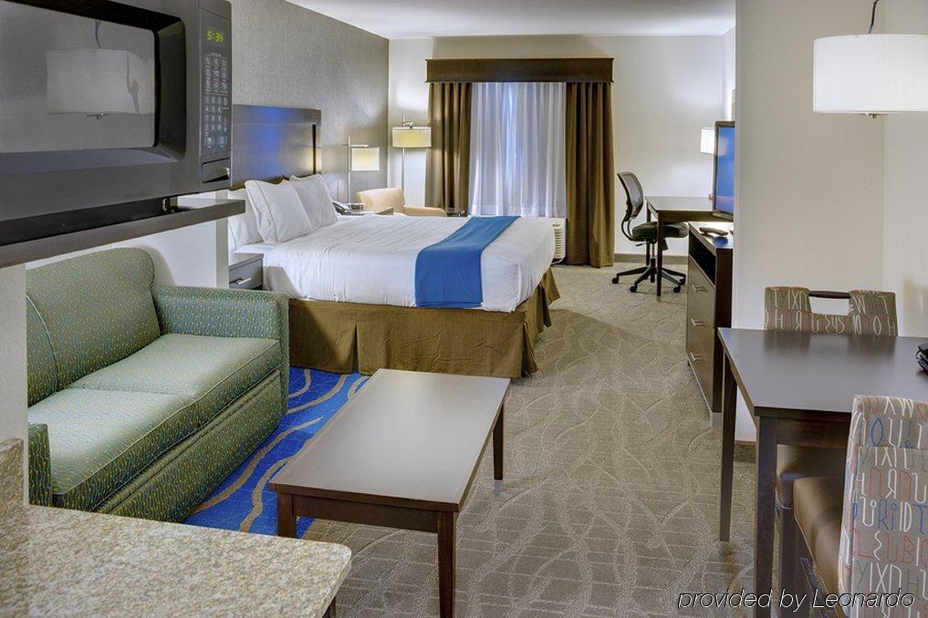 Holiday Inn Express & Suites Overland Park By Ihg Exterior photo