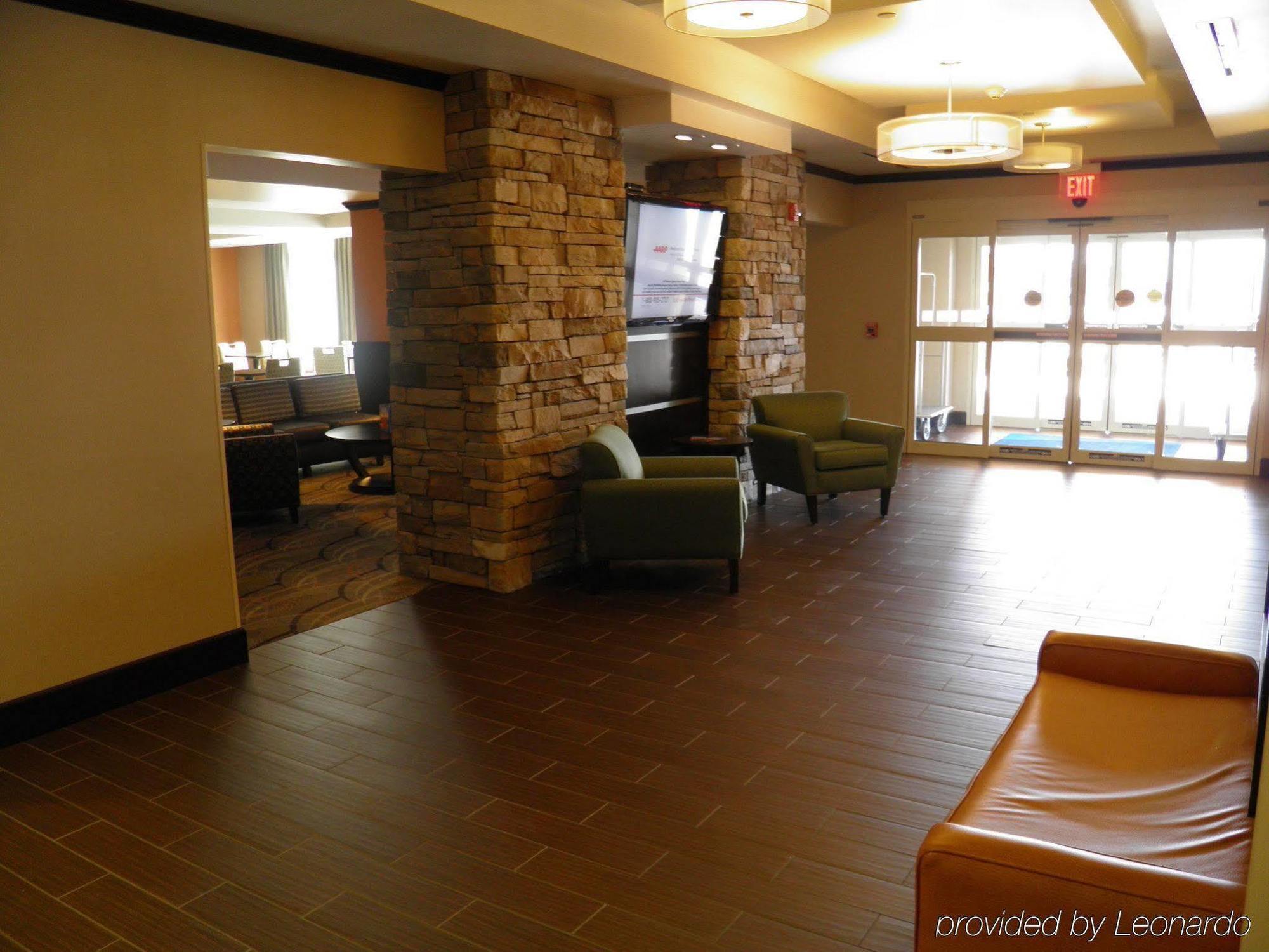 Holiday Inn Express & Suites Overland Park By Ihg Exterior photo
